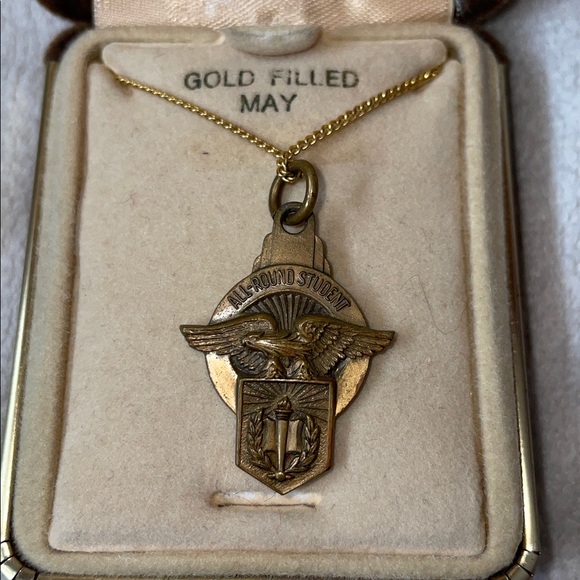 Jewelmont Jewelry - Vintage Jewelmont Gold Filled Pendant Necklace. 16”
